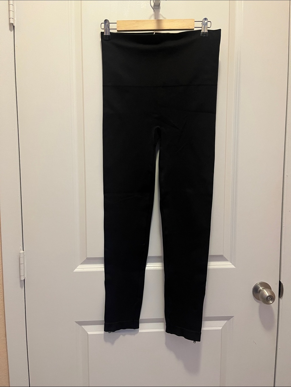 (NWT) SPANX Black High-Waist Sculpting Leggings
